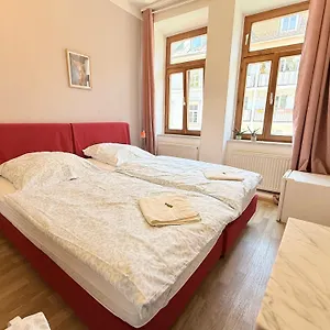https://pension-casa-tempora.getmunichhotels.com